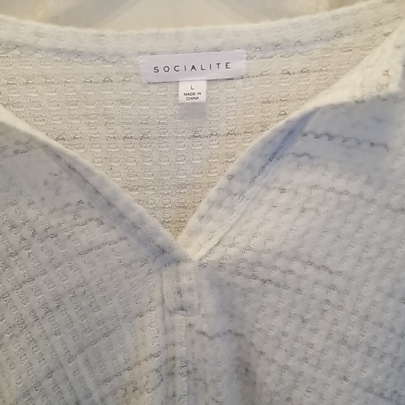 EUC Socialite Women's Sweater - Picture 4 of 4